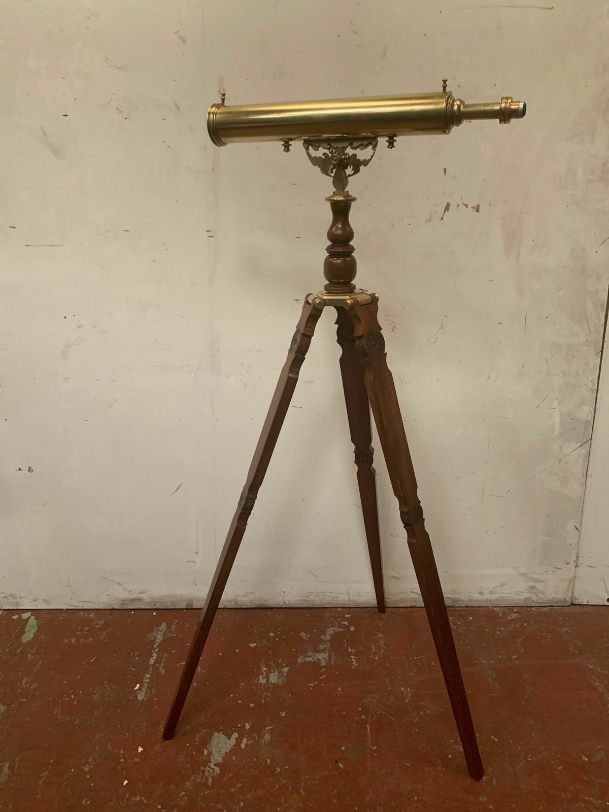 Telescope In Brass And Support Foot In Mahogany XX Century photo for sale