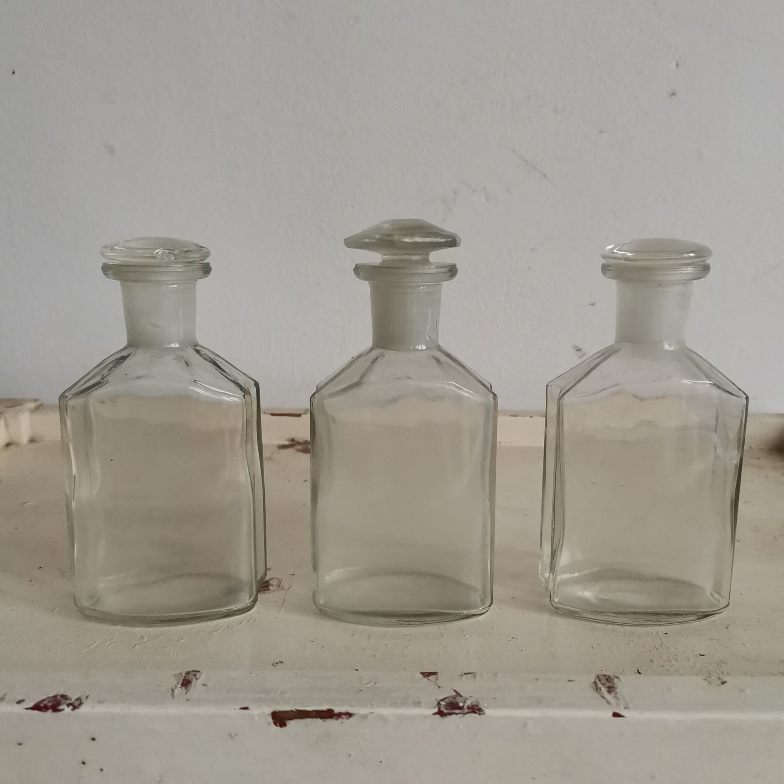 Set Of 3 Pharmacy Medical Bottle Apothecary Glass Small Bottles Medicine Chemical Doctor Hospital Memorabilia Vase, Floral Display