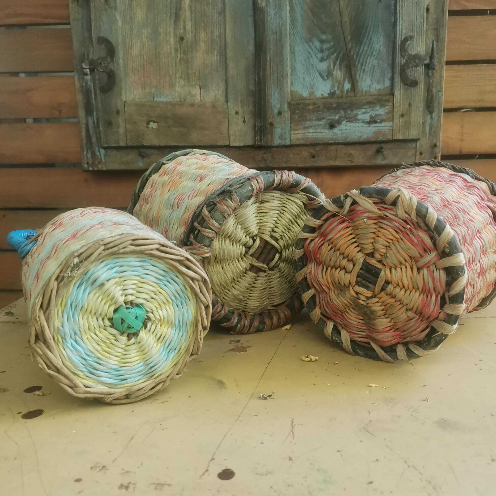 photo furniture Brighten The Home Set Of 3 Weaved Wicker Bottles Colorful. Old Retro Plastic Decorated Pop Bottle Cafe Kitchen Decor Eye Catching Demijohn