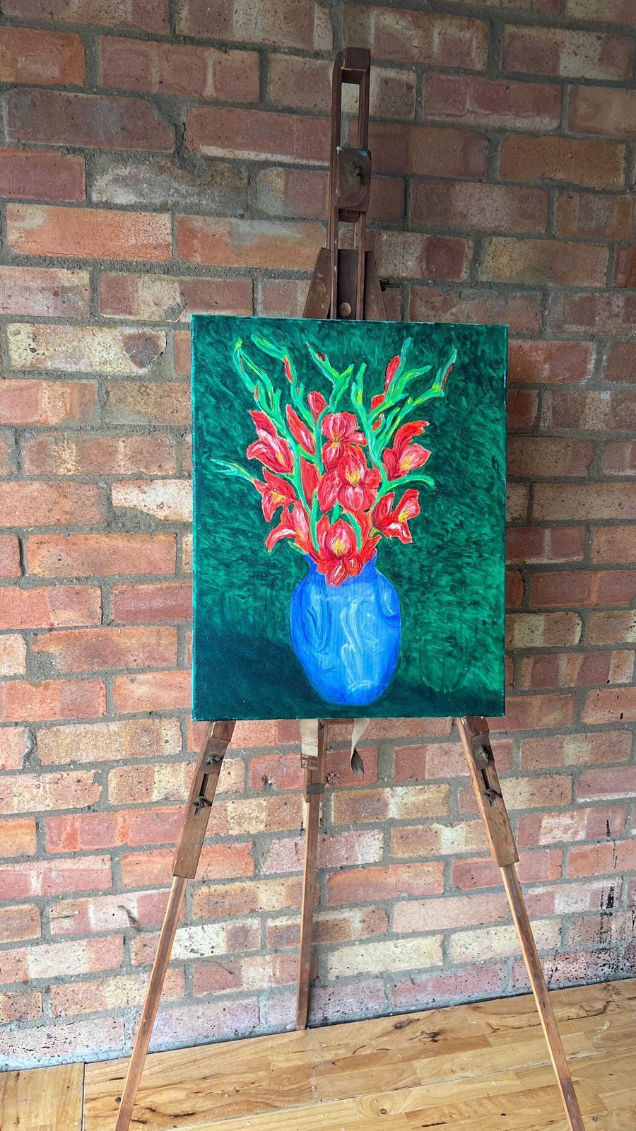 photo for sale Contemporary Still Life Oil Painting – Red Gladiolus In Blue Vase