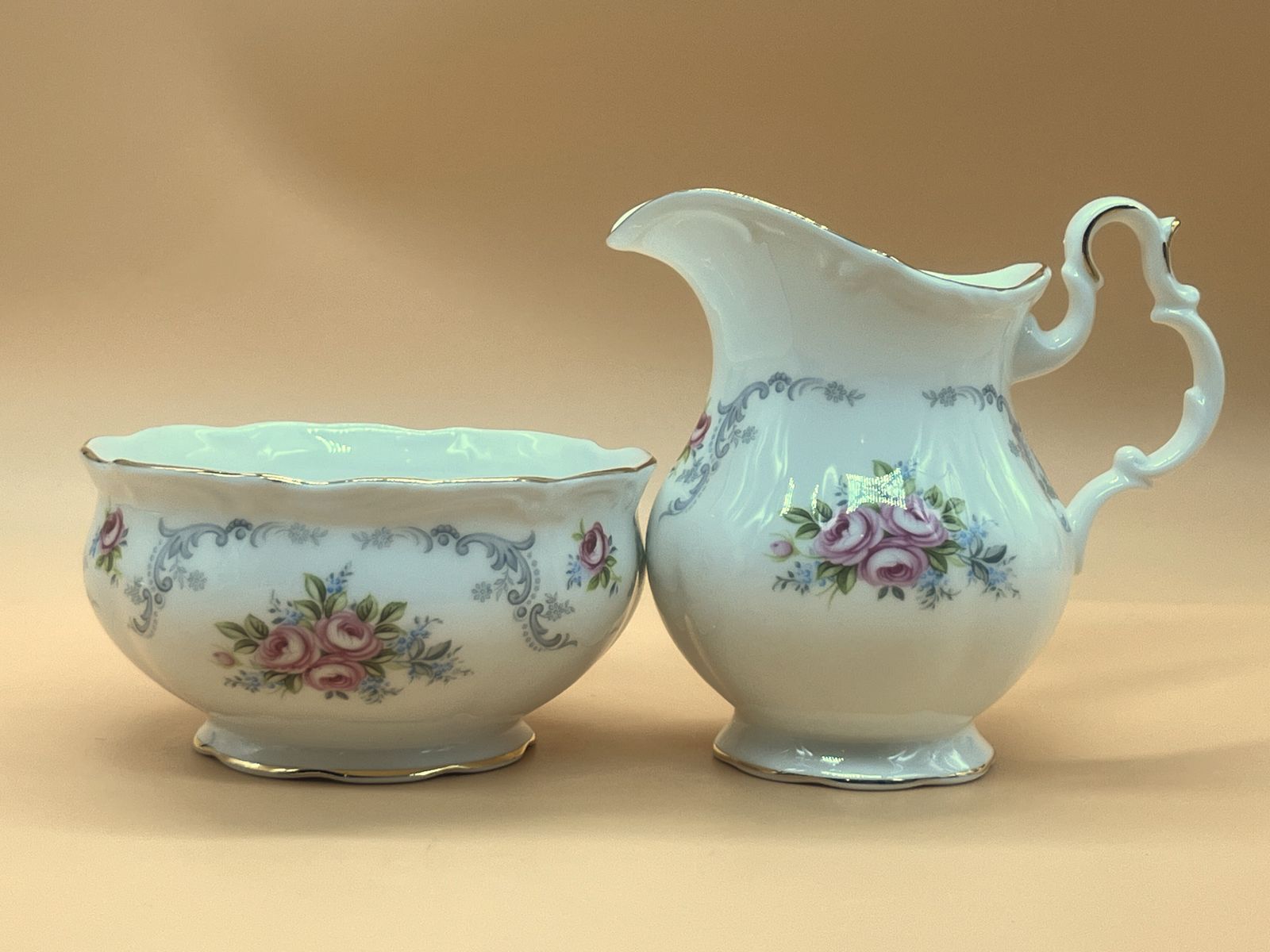 Vintage Royal Albert China 16 Piece Tranquility Design Tea Set. Teapot, 4 Trios, Creamer & Sugar And Large Cake / Serving Plate. C1969. photo buy