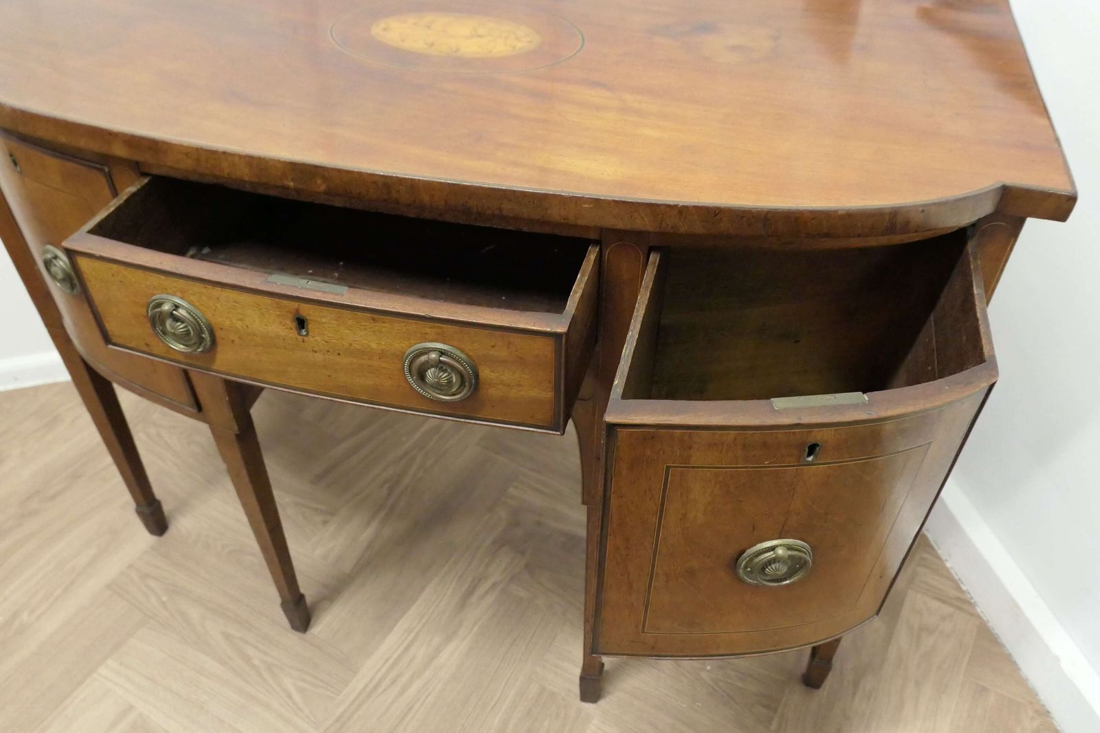 Early 19th Century Georgian Bow Front Walnut Dresser photo vinterior