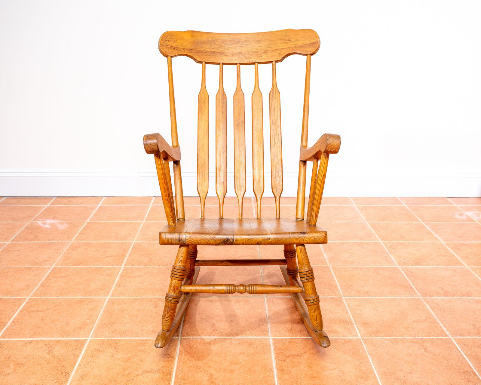 Blonde Windsor Rocking Chair Arrowback American Farmhouse Bent Bros Mcm Hitchcock Chair Mid Century Country Vintage Beech Pine Solid Wood photo furniture