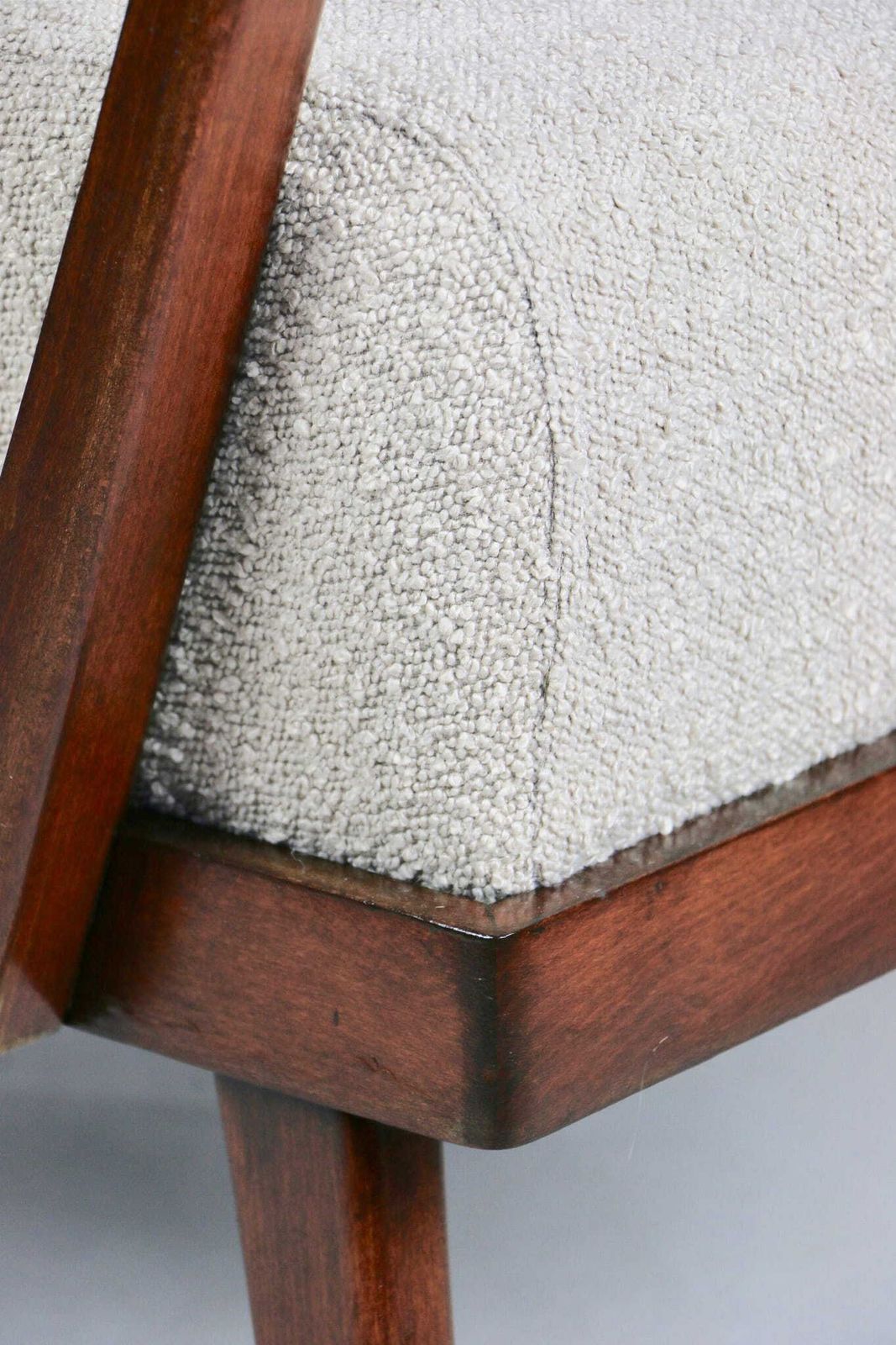 photo vinterior Art Deco Loft Beige Boucle Bent Armchair On Removable Cushions