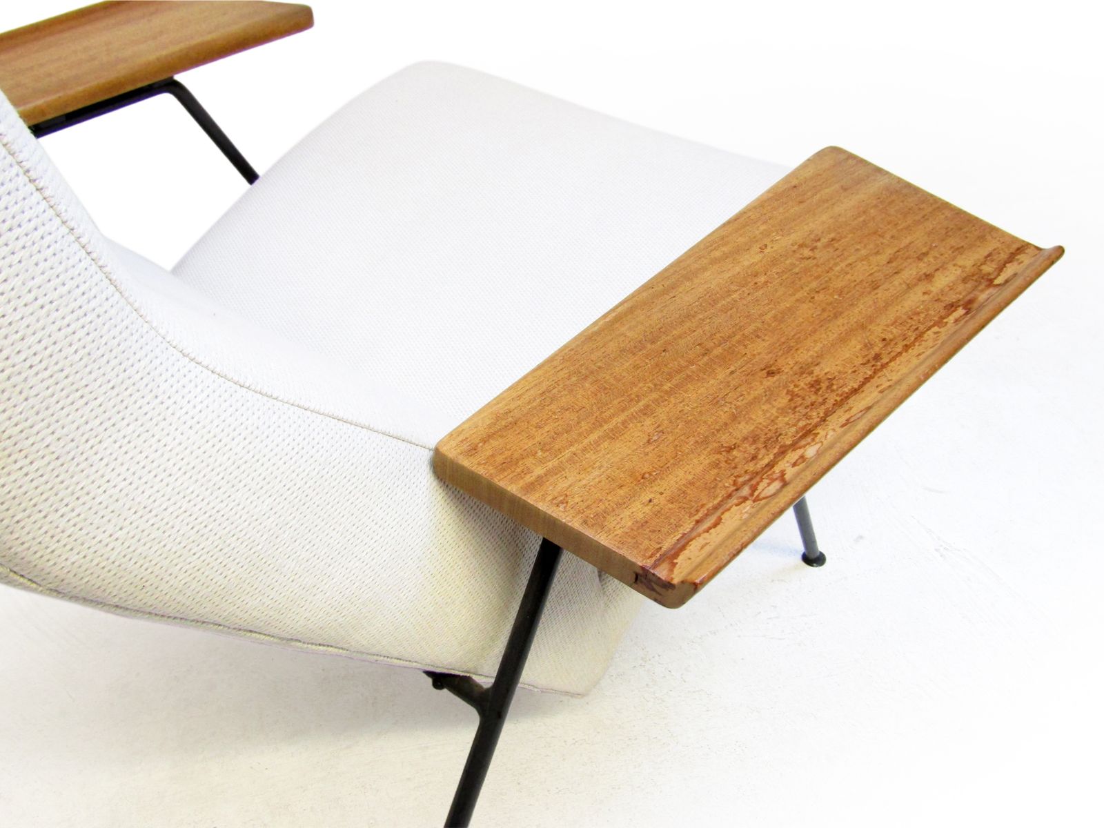 photo buy 1950s Reclining Lounge Chair By Robin Day For Hille