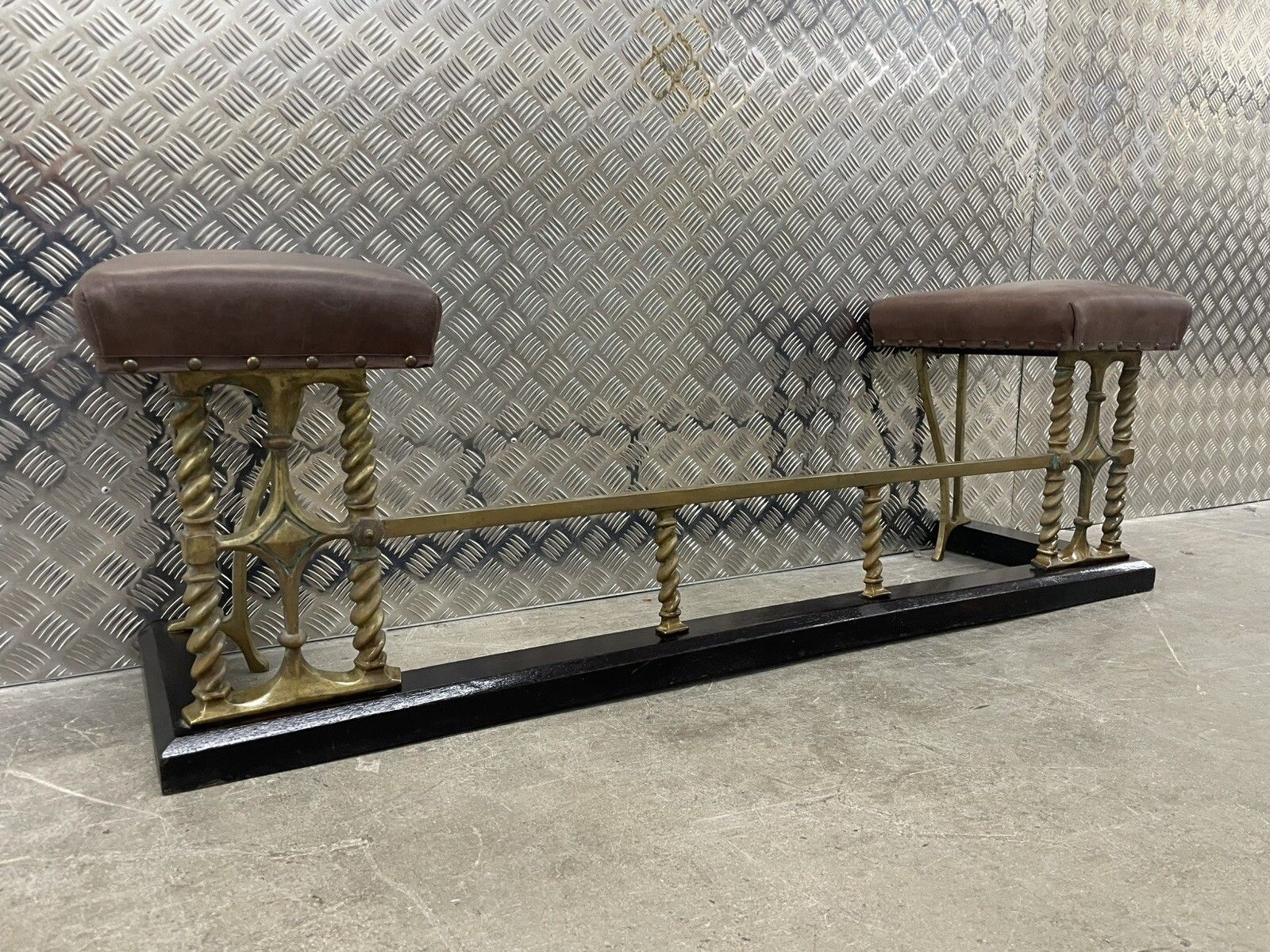 photo furniture Victorian Club Fender Antique Fire Fender Seat Brass Brown Leather Top 🚚Ava