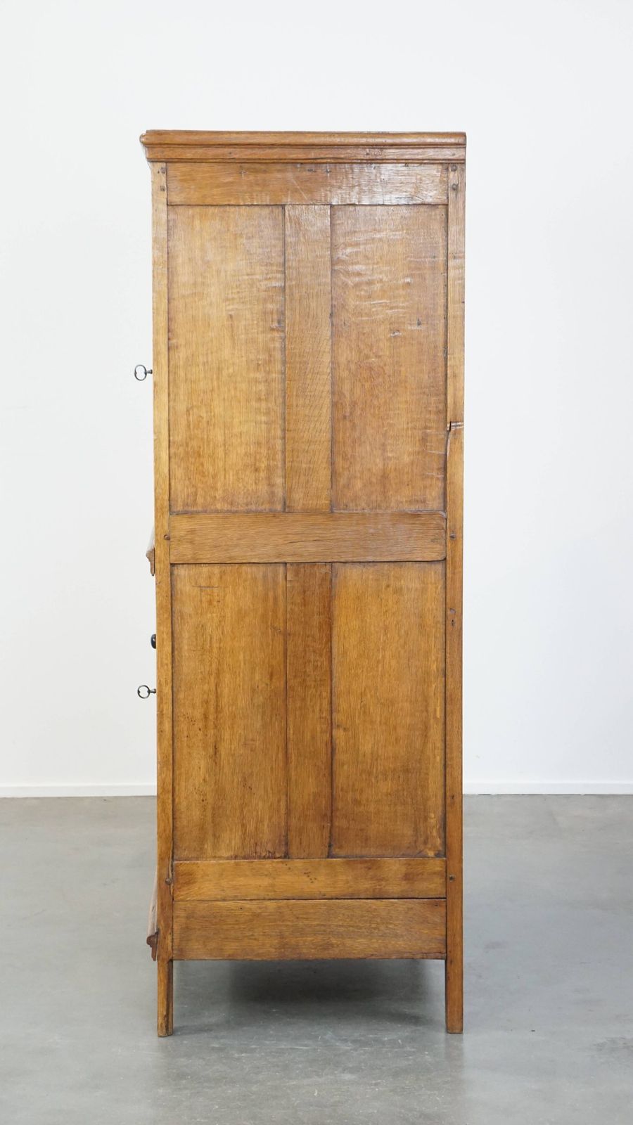 Antieke Eikenhouten Broodkast Uit De Late 17e Eeuw Met Werkende Sloten En Bijzondere Details photo 2853.4121999999998