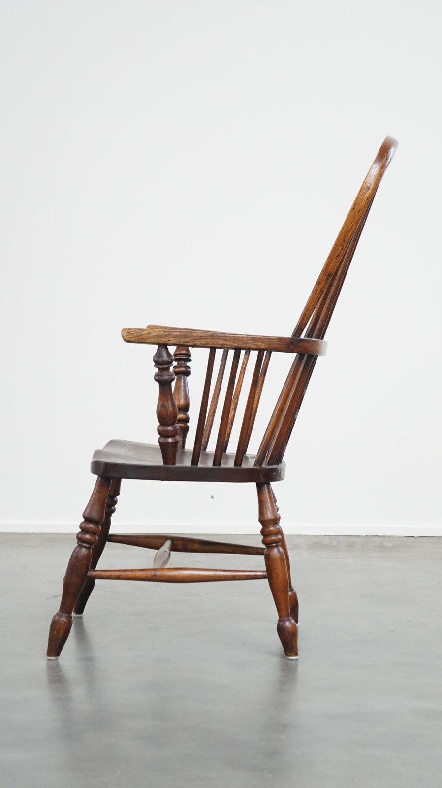 Charming, Antique English Highback Windsor Dining Chair With A Beautiful Patina photo 497.2347