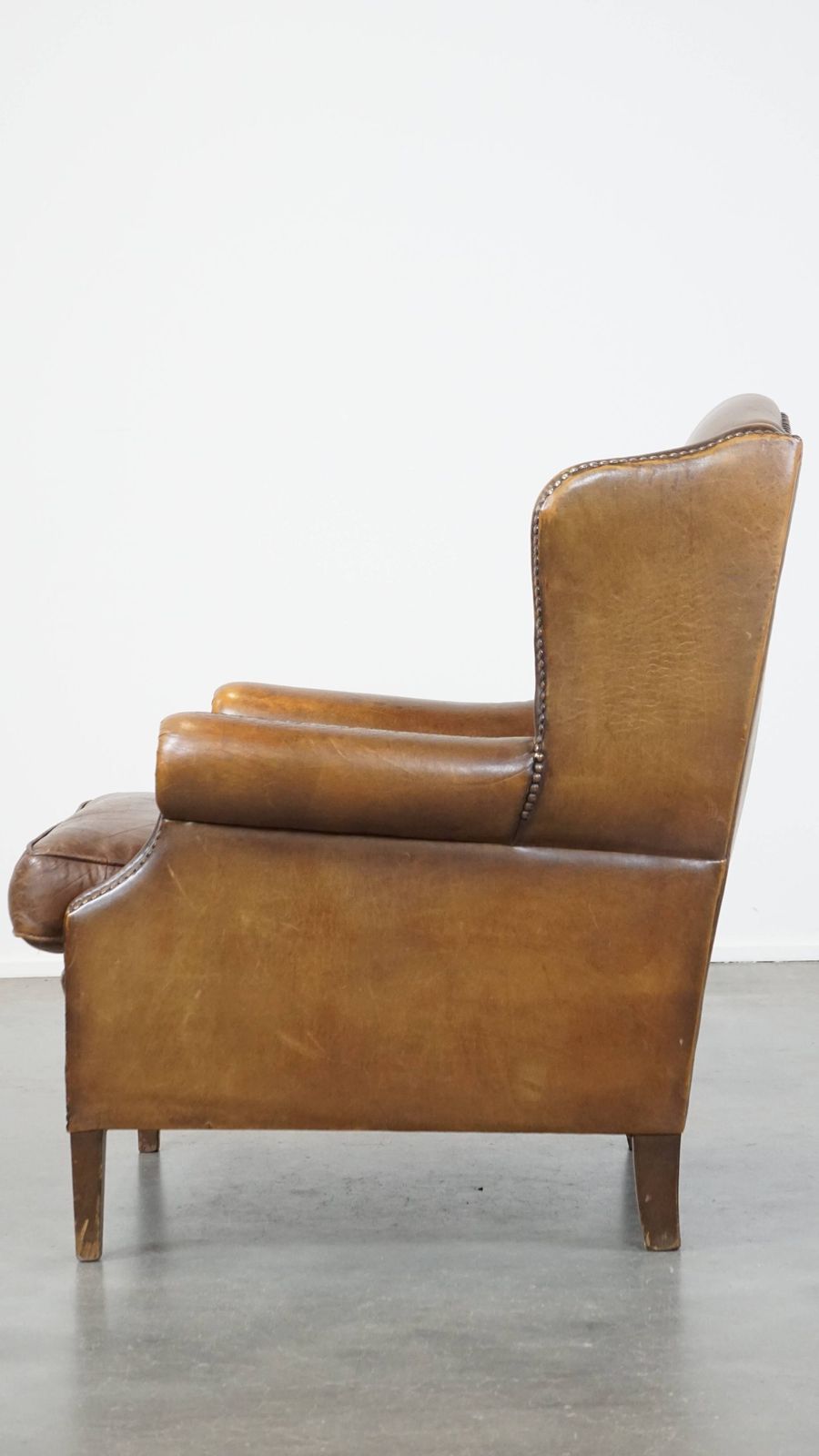 Charming, Subtle English Style Sheepskin Wing Chair With Beautiful Colours And Excellent Seating Comfort photo 799.4753999999999