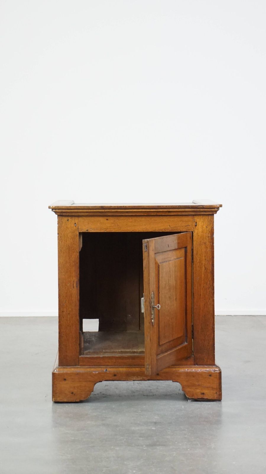 Antique English 1 Door Cabinet Side Table From The Mid/Late 19th Century photo for sale