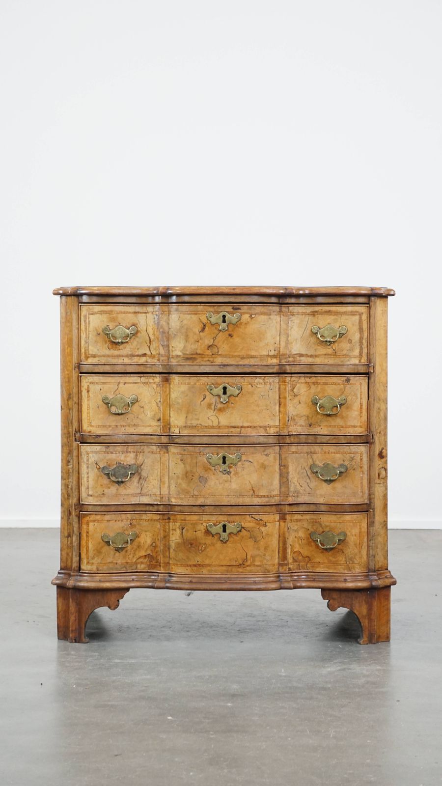Baroque Curved Burl Walnut Wooden Antique Chest Of Drawers From The 18th Century With 4 Drawers And A Beautiful Patina photo Furniture