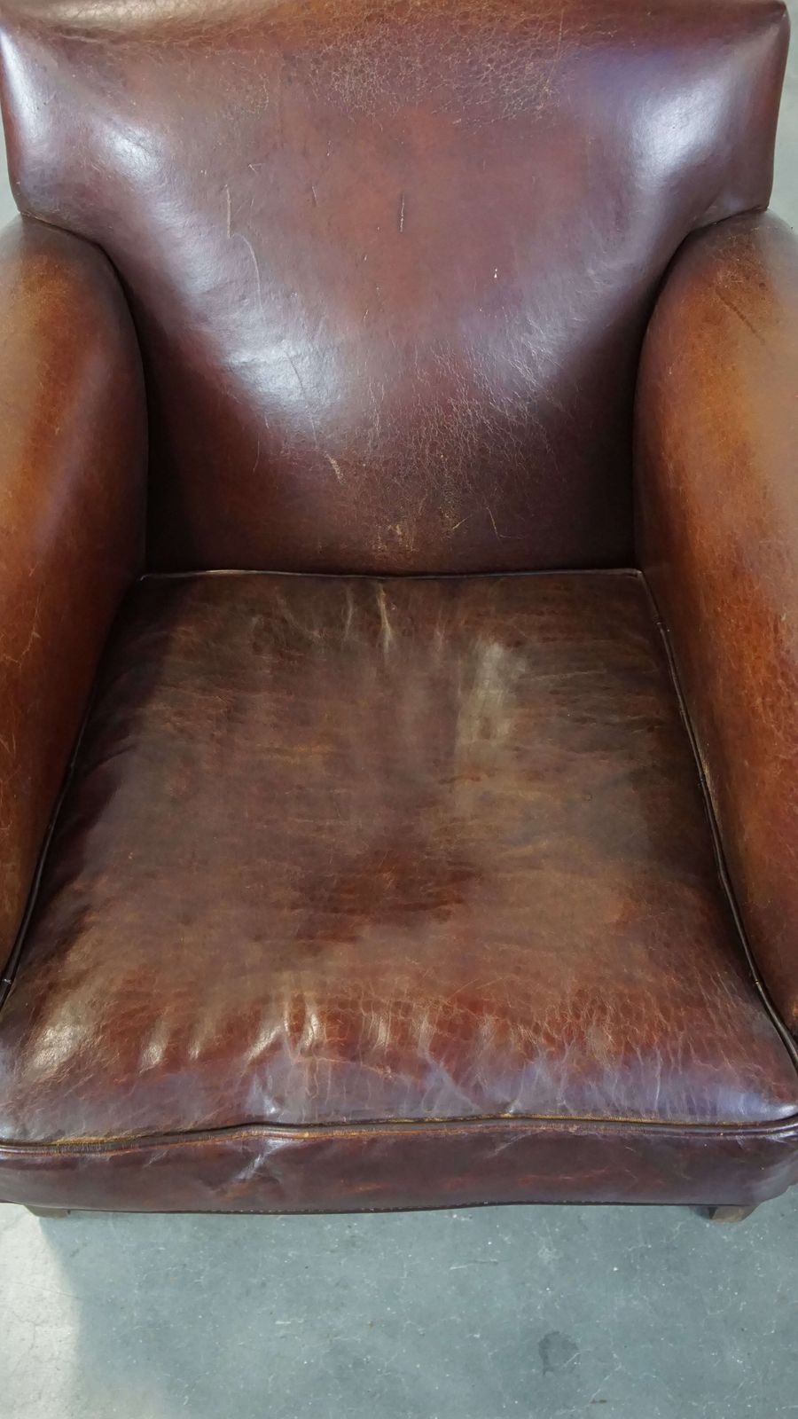 Beautiful, Sleekly Finished Design Armchair/Armchair Made Of Sheep Leather photo vinterior