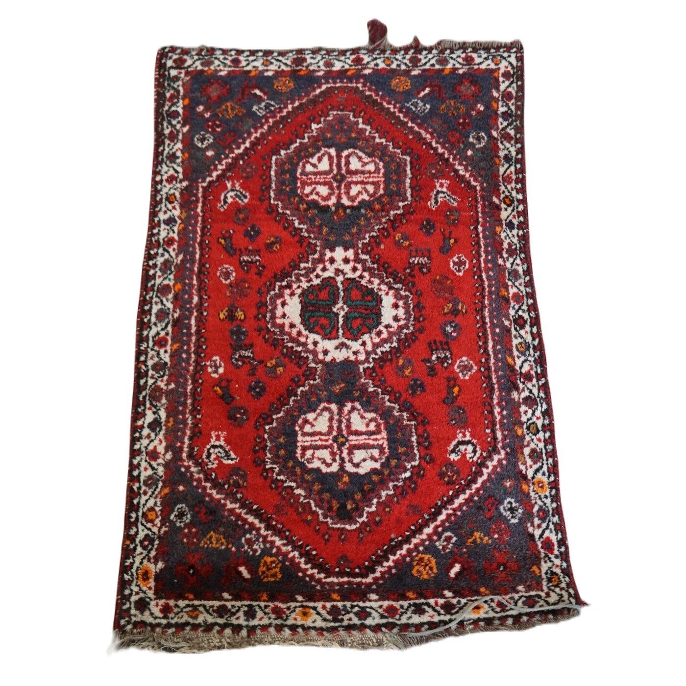 Mooi Vintage Vloerkleed Met Onder Andere Een Opvallend Helderrood Kleur 114x69cm