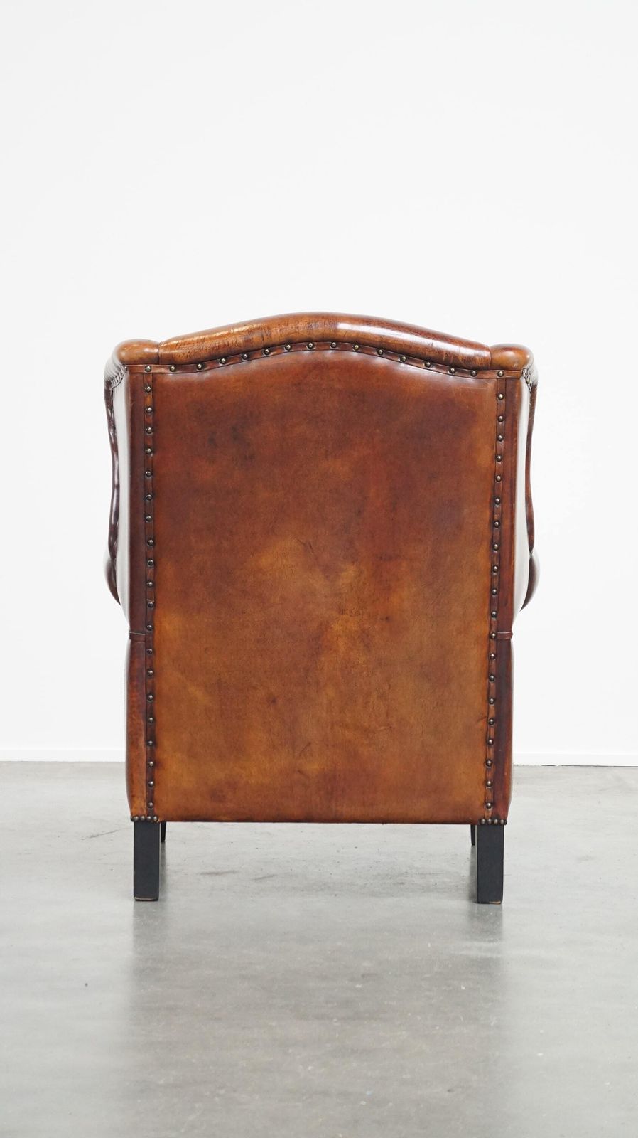 Mooie, Comfortabele En Luxueuze Oorfauteuil Van Schapenleer photo Meubels