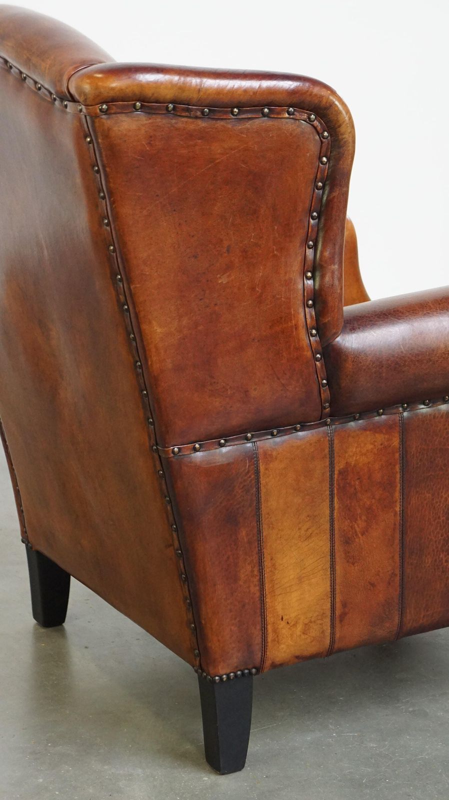 1400.7069 Beautiful, Comfortable And Luxurious Wing Chair Made Of Sheep Leather photo