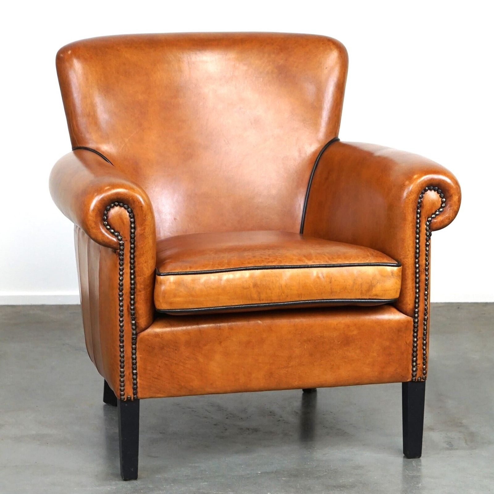 Schapenvacht Fauteuil In Zeer Goede Staat Met Luxueuze Uitstraling