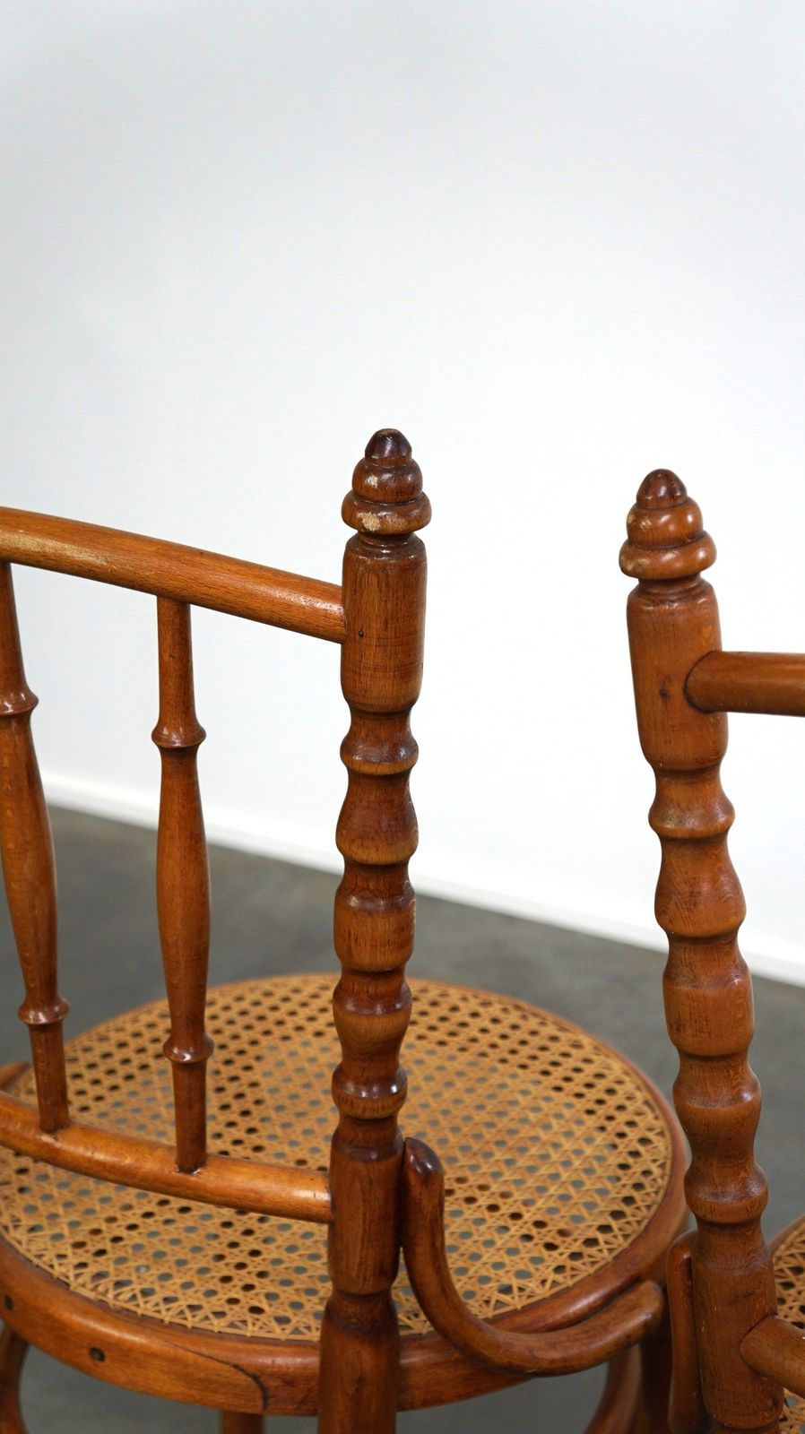 875.3063999999999 Set Van 4 Antieke Thonet Bistrostoelen Met Een Prachtig Uiterlijk photo