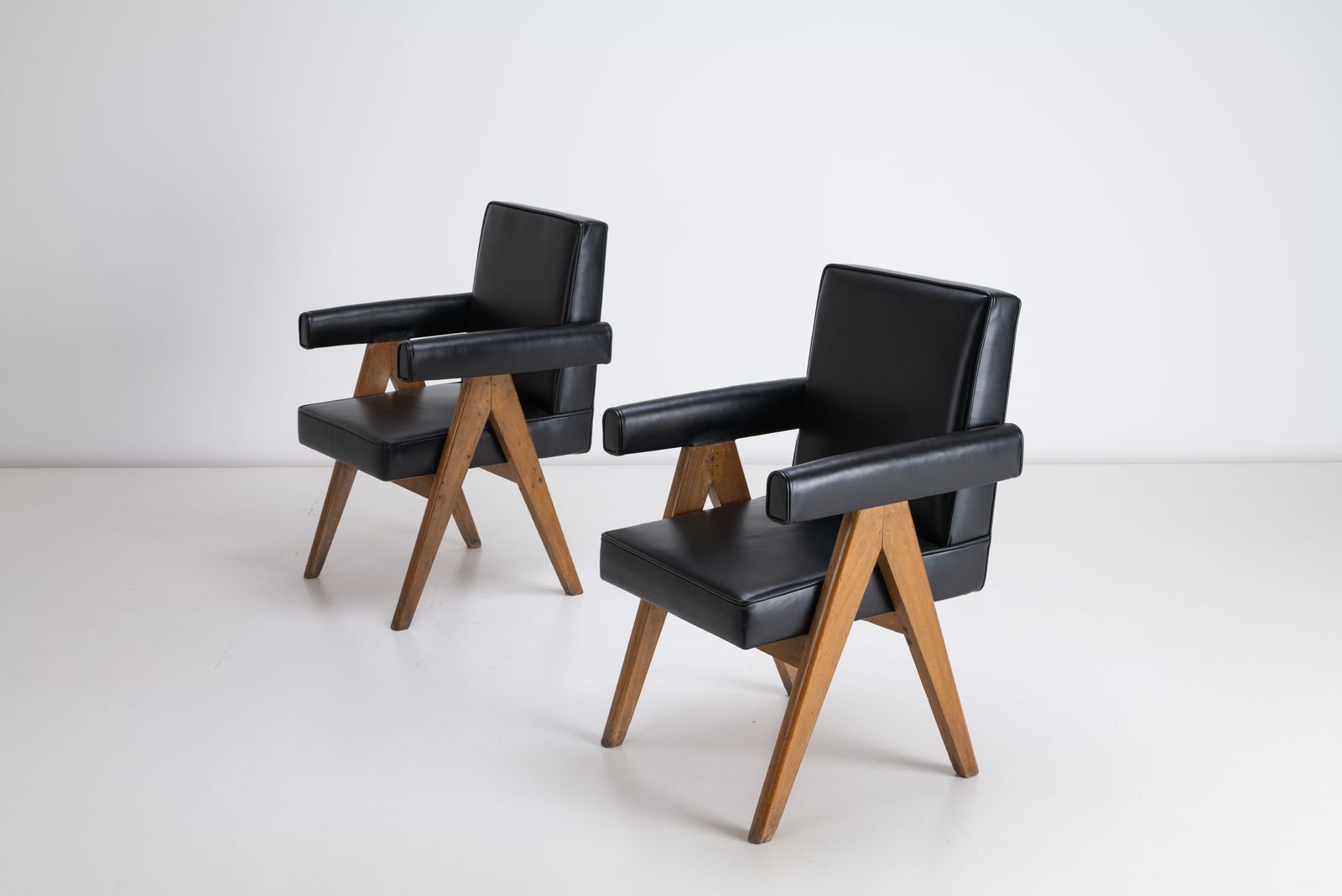 Pierre Jeanneret, Pair Of Senate Chair, Leather & Teak From Chandigarh, India photo Furniture