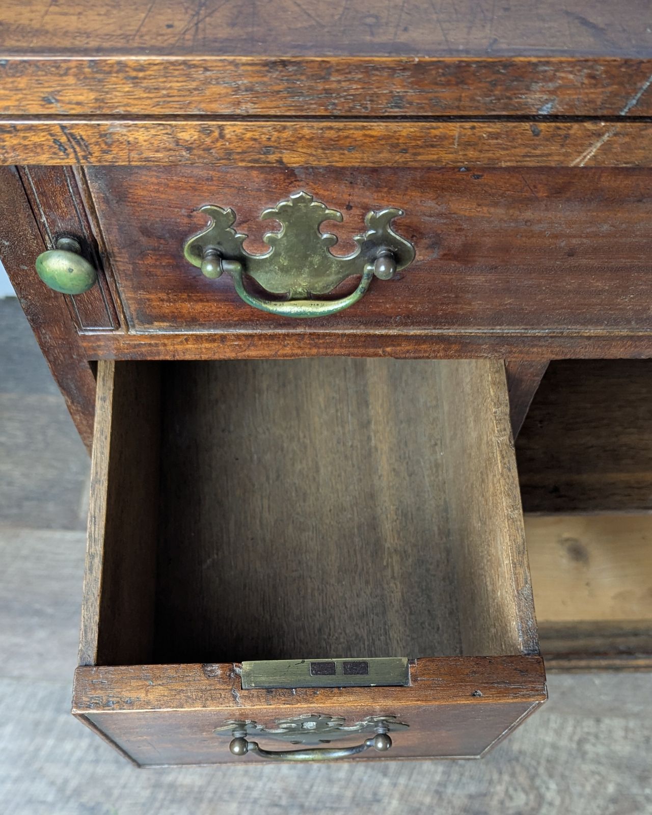 795.0 George III Mahogany Bachelor’s Kneehole Desk photo