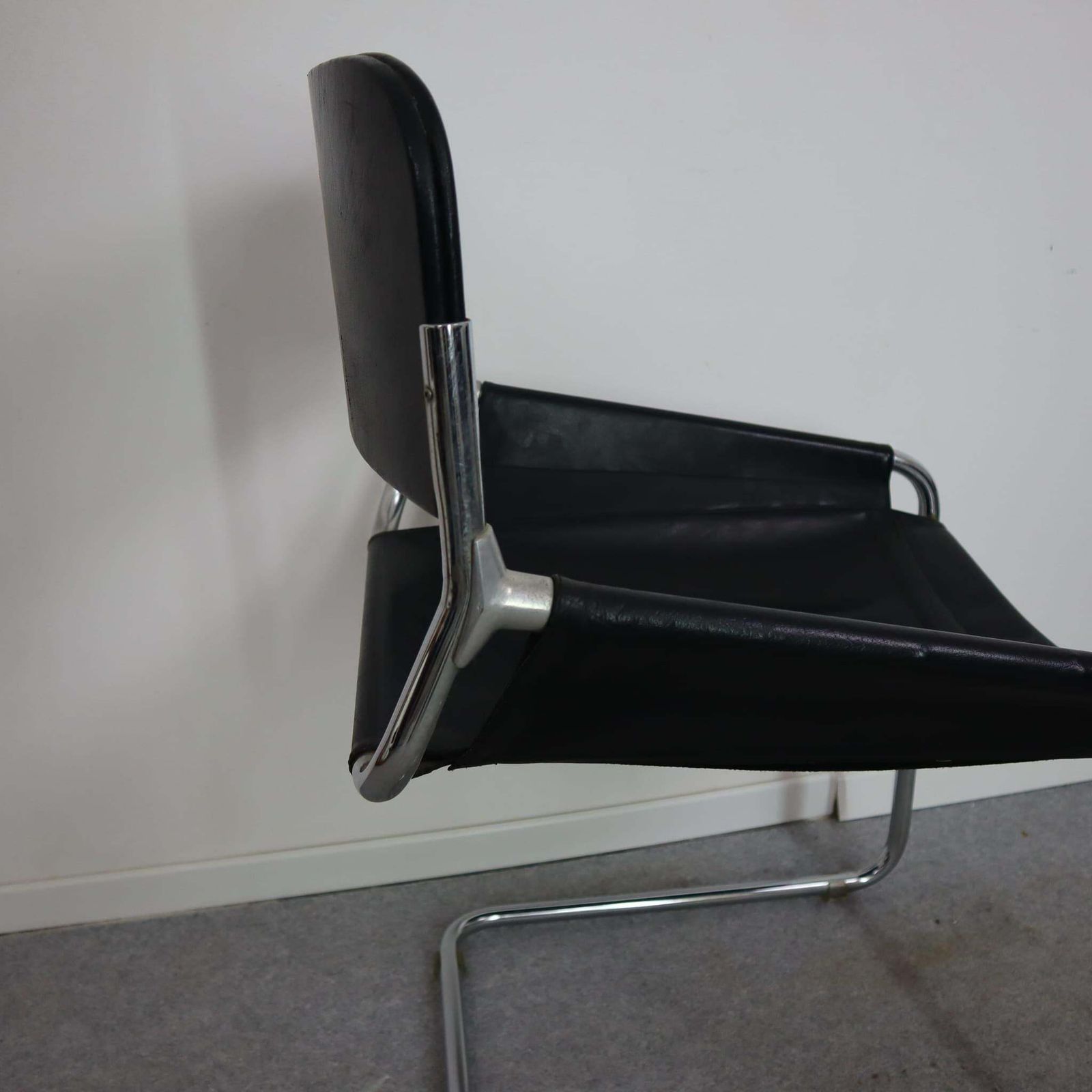 photo furniture Set Of Five Mid Century Modern Leather Chairs, Italy, 1970s