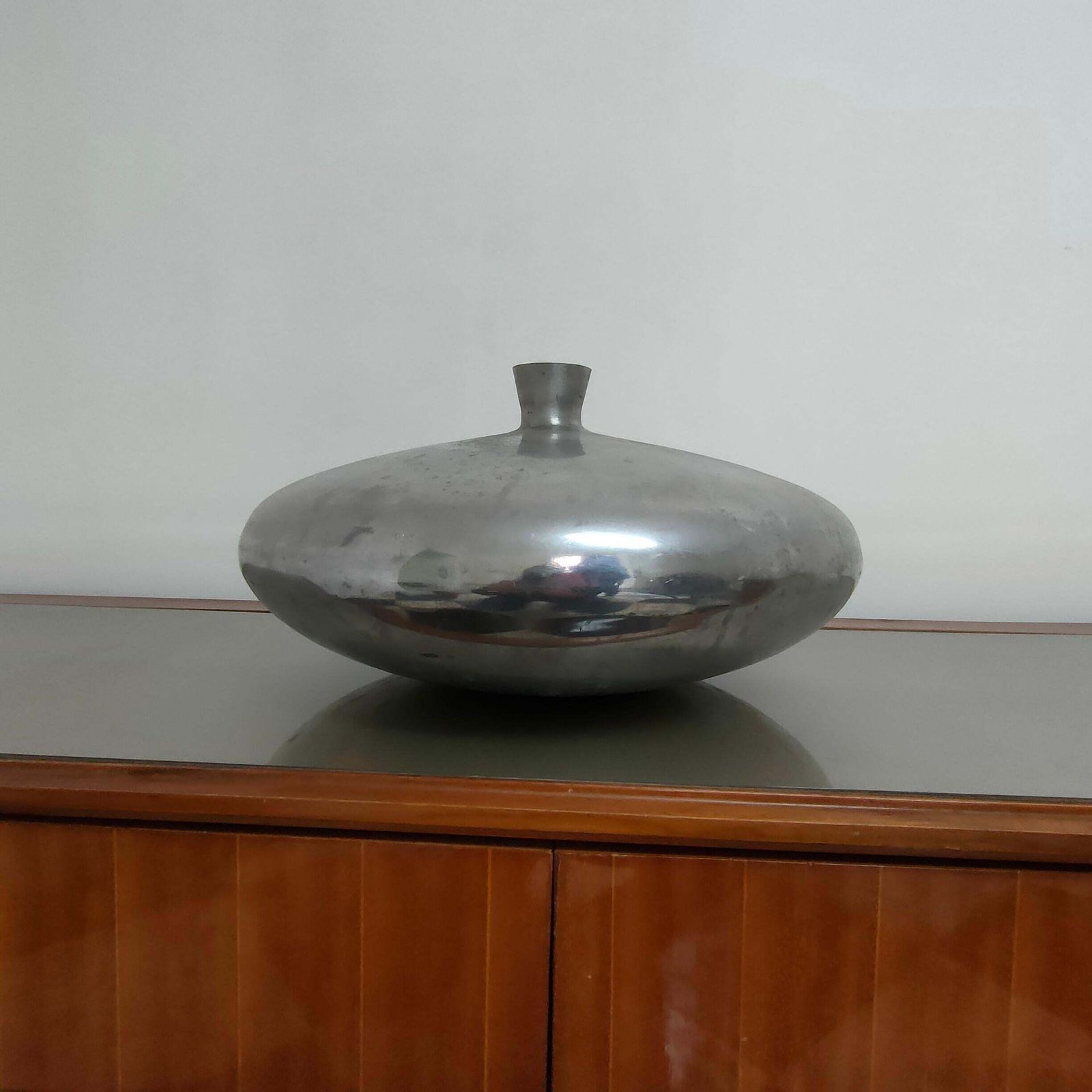 Mid Century Modern Round Cast Aluminum Vase, Italy, 1970s photo 424.0