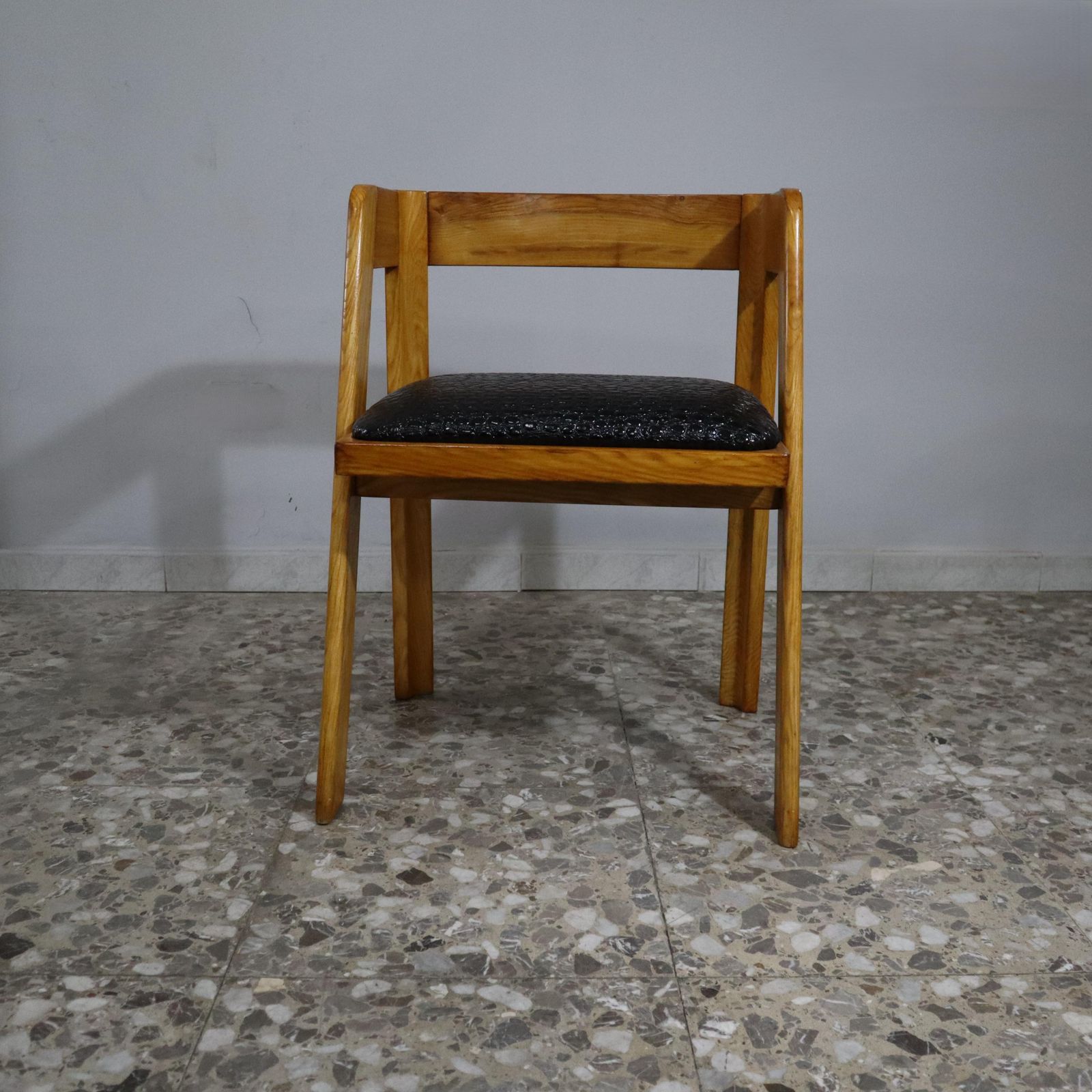 Mid Century Leather And Wood Chairs By Tito Agnoli For Citterio, Program C photo vintage