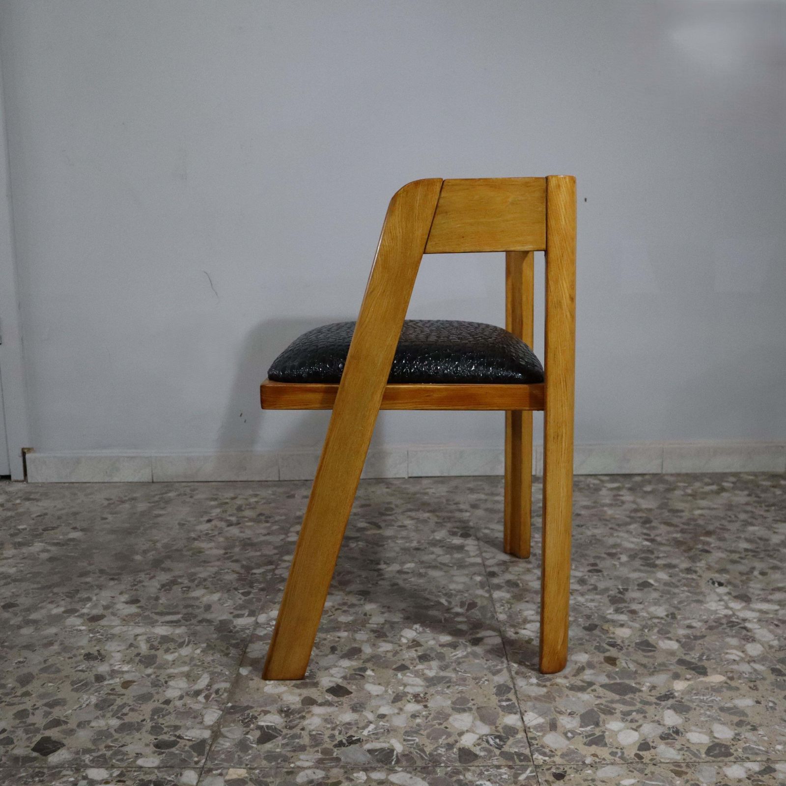 photo furniture Mid Century Leather And Wood Chairs By Tito Agnoli For Citterio, Program C