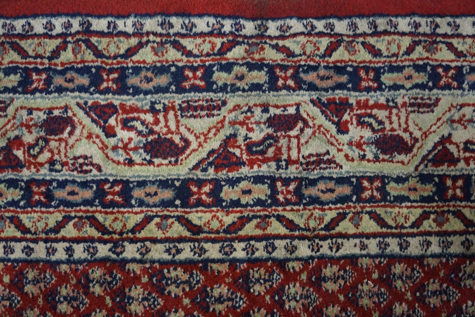 Hand Knotted Sturdy Rug With Beautiful Colors, 167 X 145 Cm photo vinterior