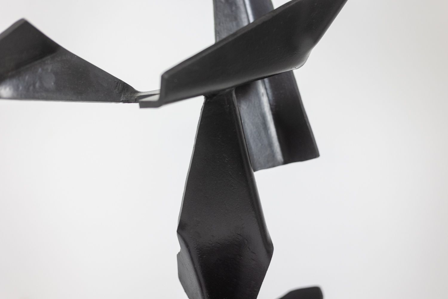 photo vinterior Jean Campa. Geometric Sculpture In Polished Metal. 1980s.