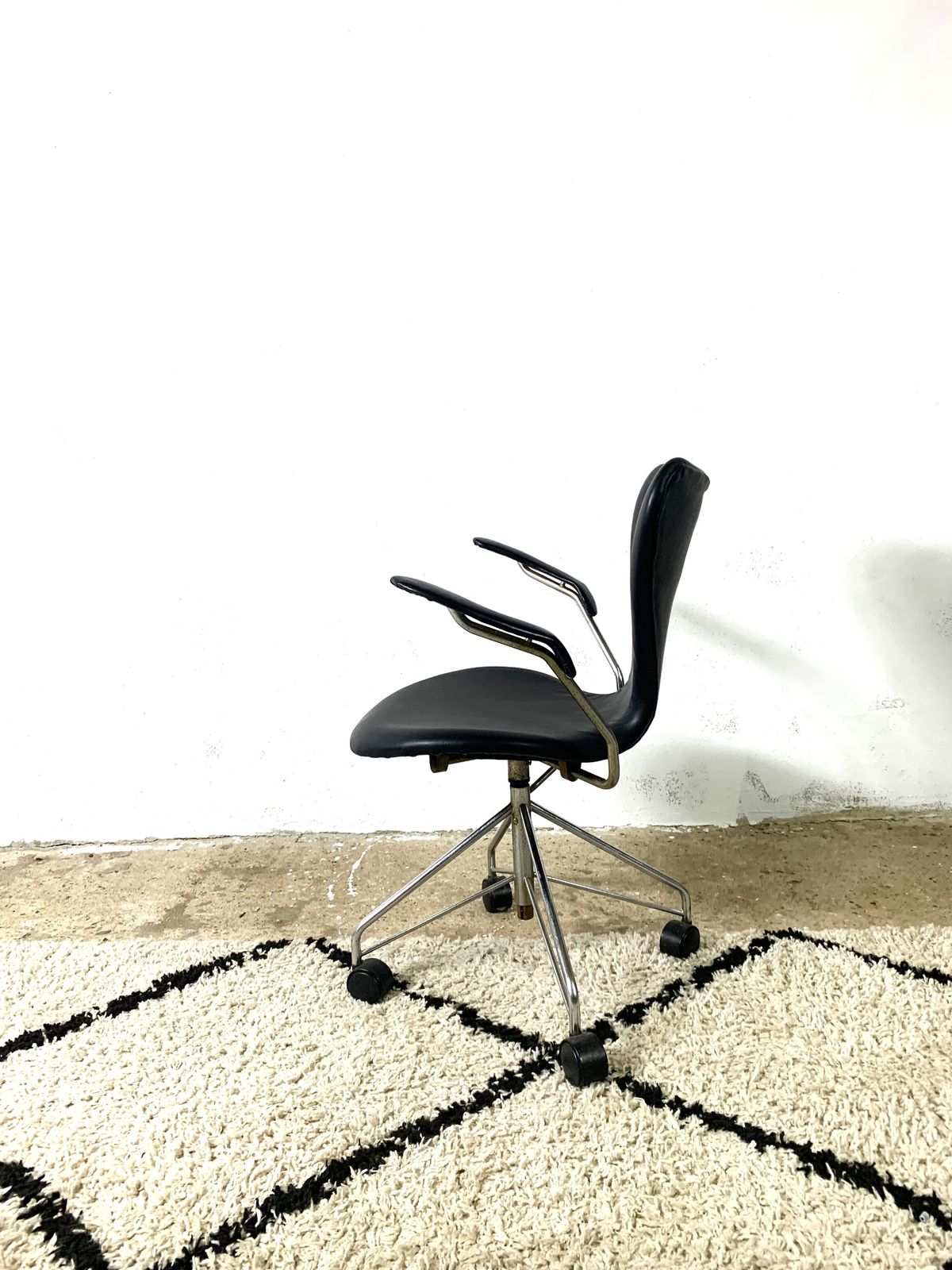 Seven Office Chair By Arne Jacobsen For Fritz Hansen, Denmark, 1960s photo vinterior