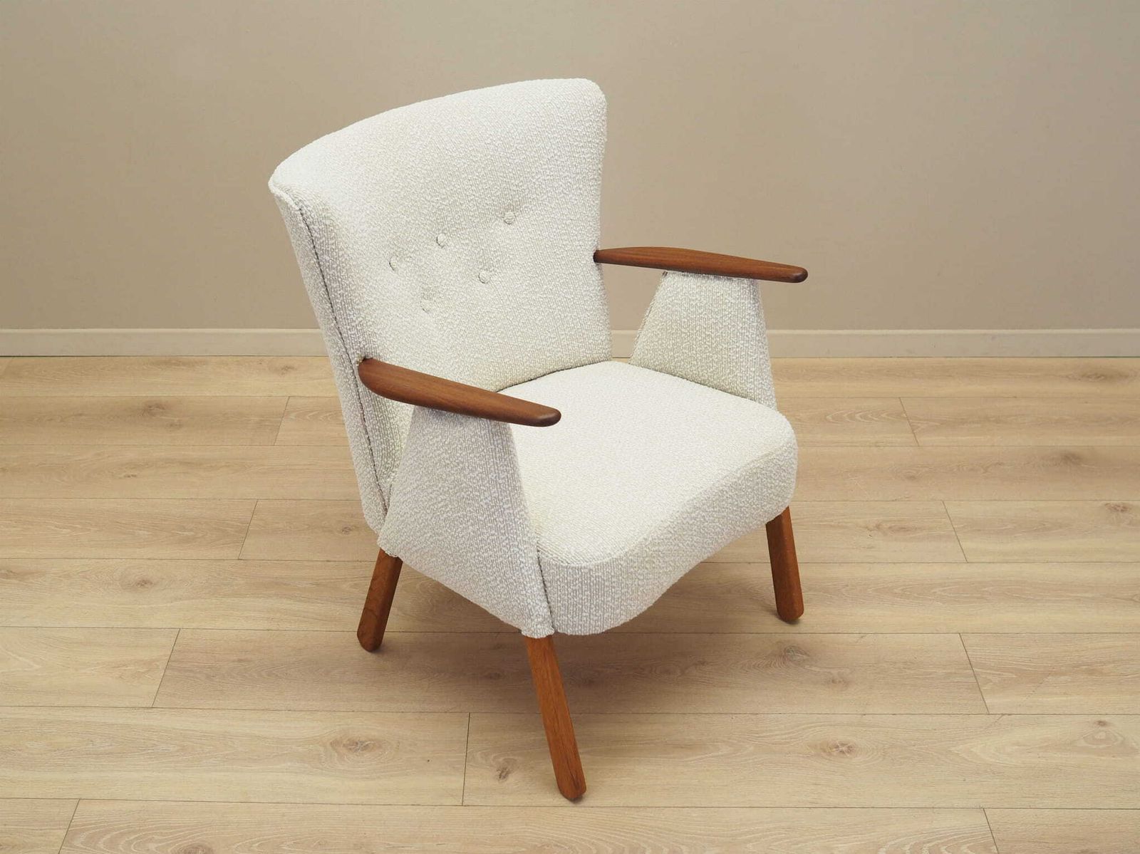 1049.0 Cream Armchair, Danish Design, 1970s, Production: Denmark photo
