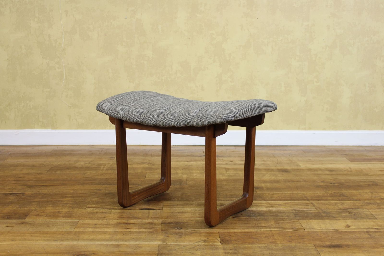 Stylish Uniflex Q Range Stool By Gunther Hoffstead