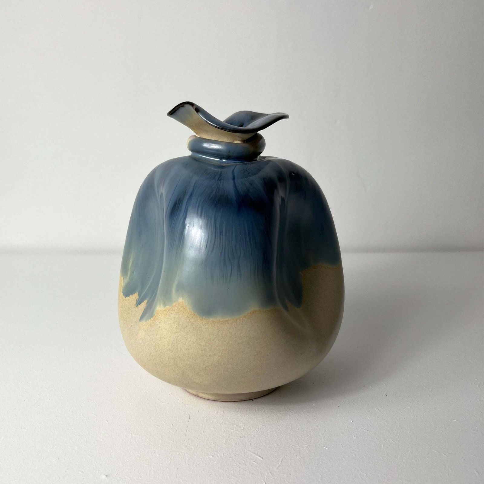 Vase, A Tricorn Sack By Manual Garcia Arroyo 1970 photo furniture
