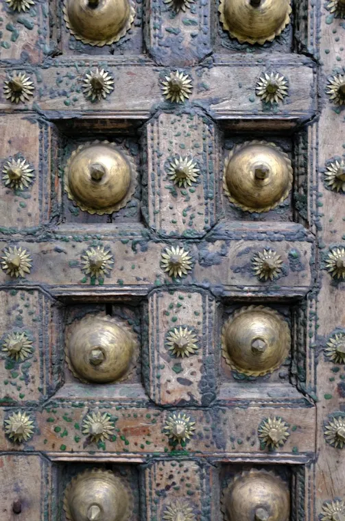 Antique Early 1900s Shekhawati Teak Wood Door With Brass Studs – Hand Carved Royal Indian Haveli Entrance photo vinterior