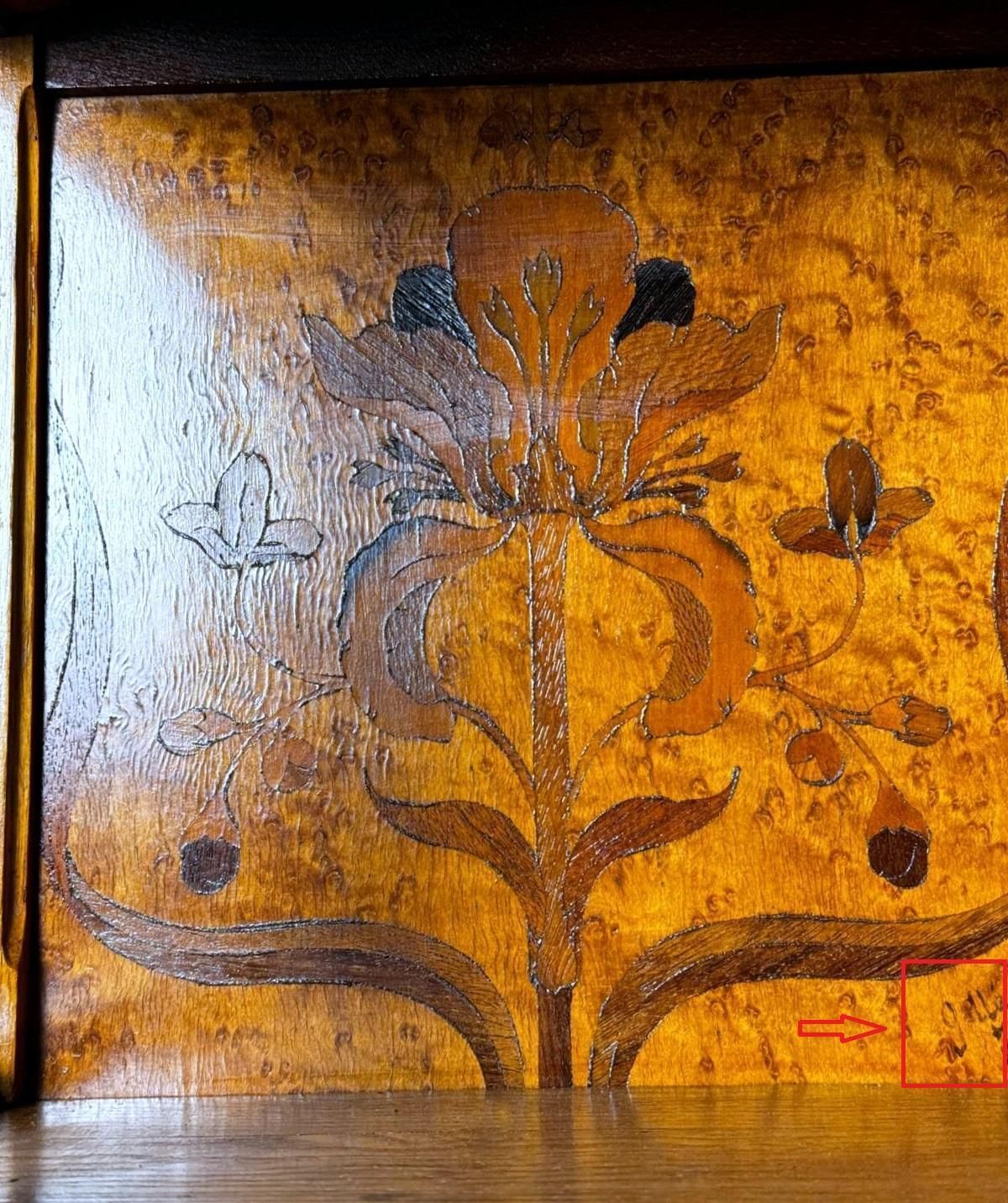 photo vinterior Gallé émile French Art Nouveau Nightstand