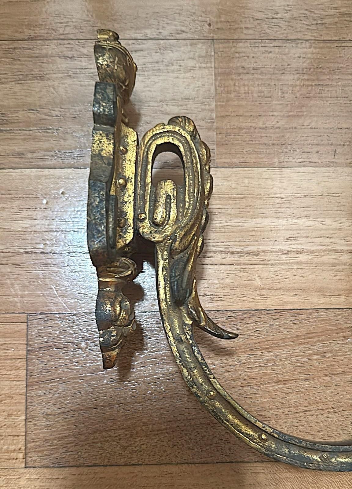 466.0 Louis XVI Style Pair Of French Bronze Curtain Holdbacks, Gilded And Chiseled photo