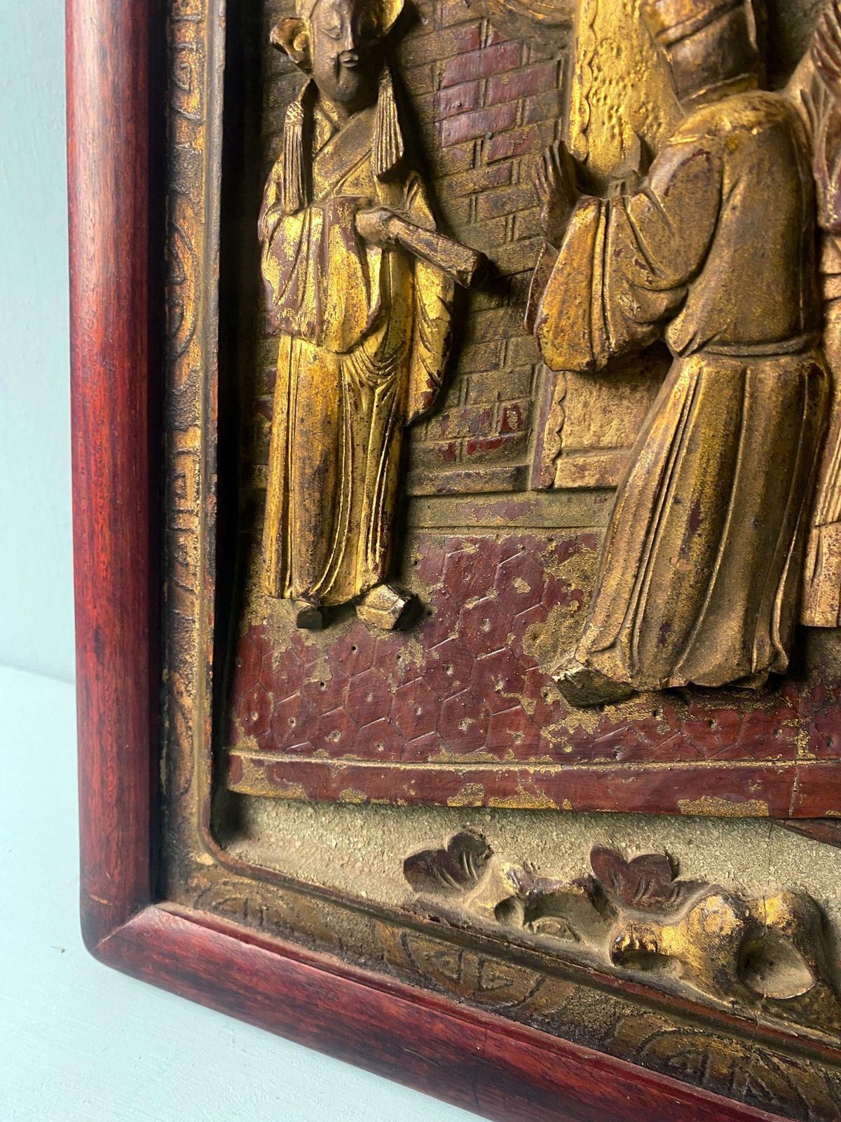 Qing Dynasty Exquisite Chinese Wooden Panel With Raised Figures And Gold Leaf photo vinterior