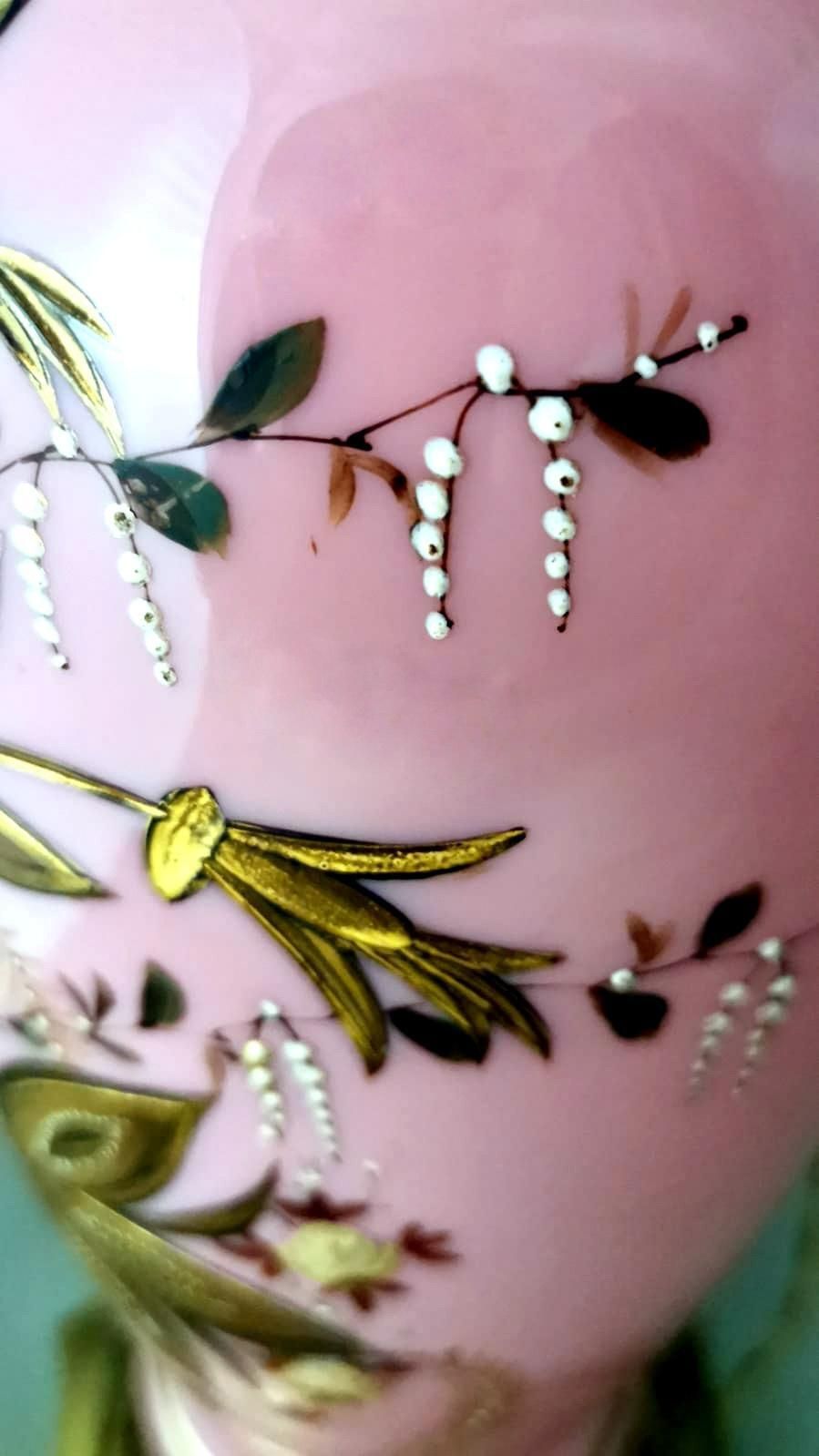 photo vinterior Napoleon III Style French Lamp In Hand Painted Opaline Glass