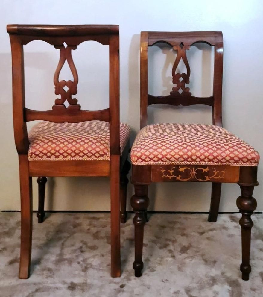 photo furniture Biedermeier Style Set 4 Danish Chairs In Wood And Fabric