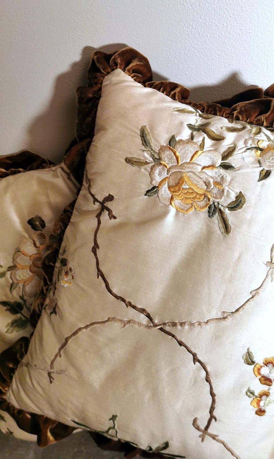 Pair Of Pillows Italian Embroidered Silk And Velvet Back photo 380.0