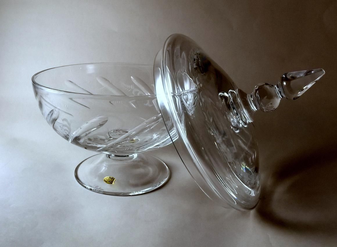 Italian Cut And Ground Crystal Table Centerpiece With Lid photo vinterior