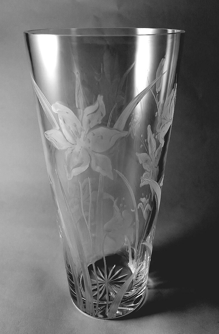Italian Cut And Ground Crystal Vase With Flower Decoration photo furniture