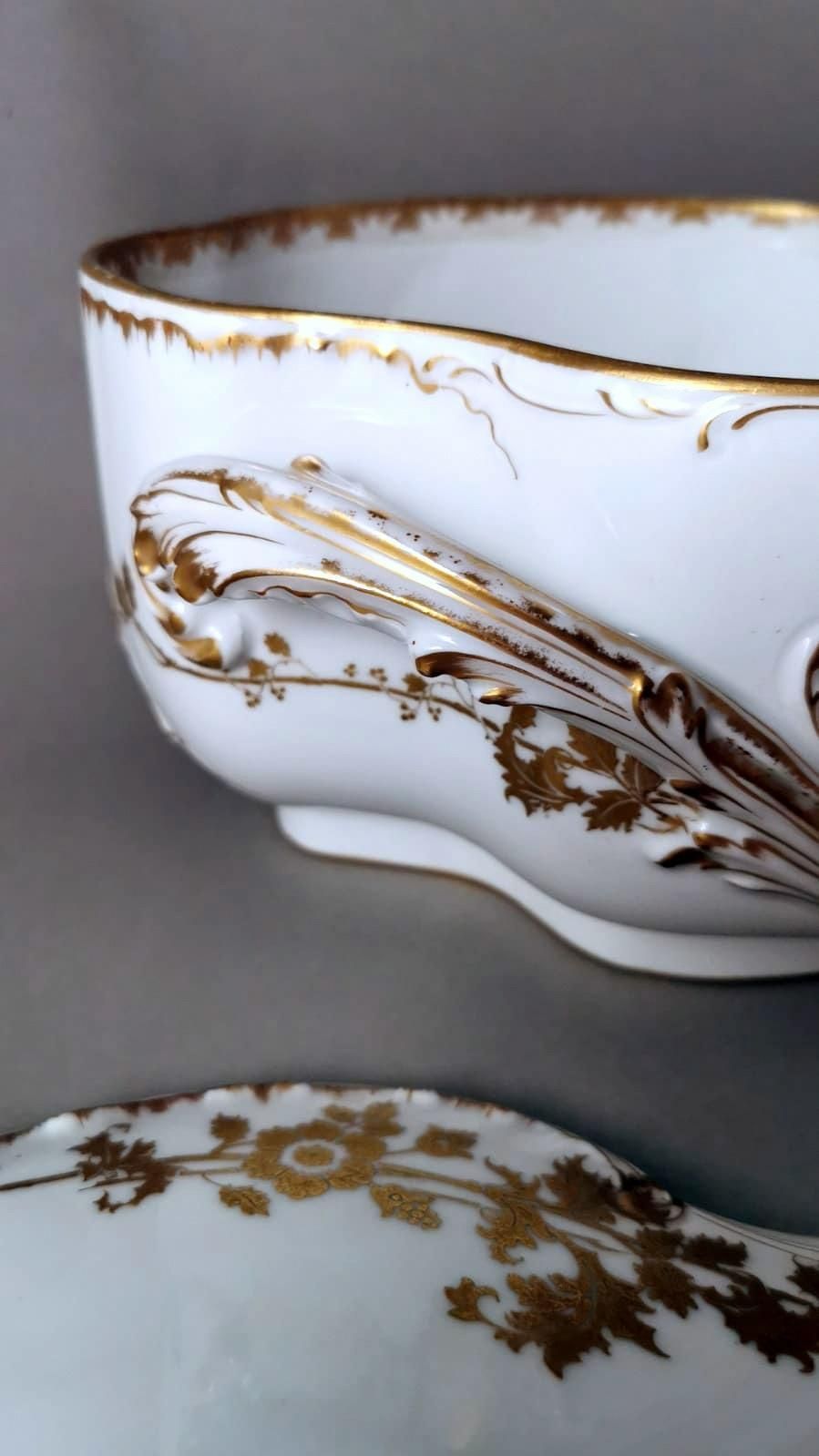 Home Decor Haviland & Co Limoges French Tureen In White Porcelain And Gold Decoration photo
