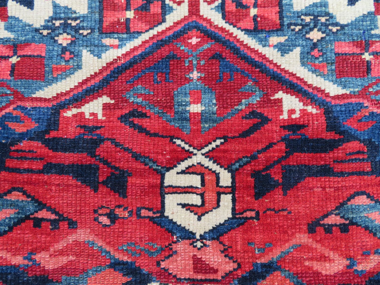 Fascinating Archaic Antique Caucasian Kuba Rug. 156cm X 115cm. photo Textiles