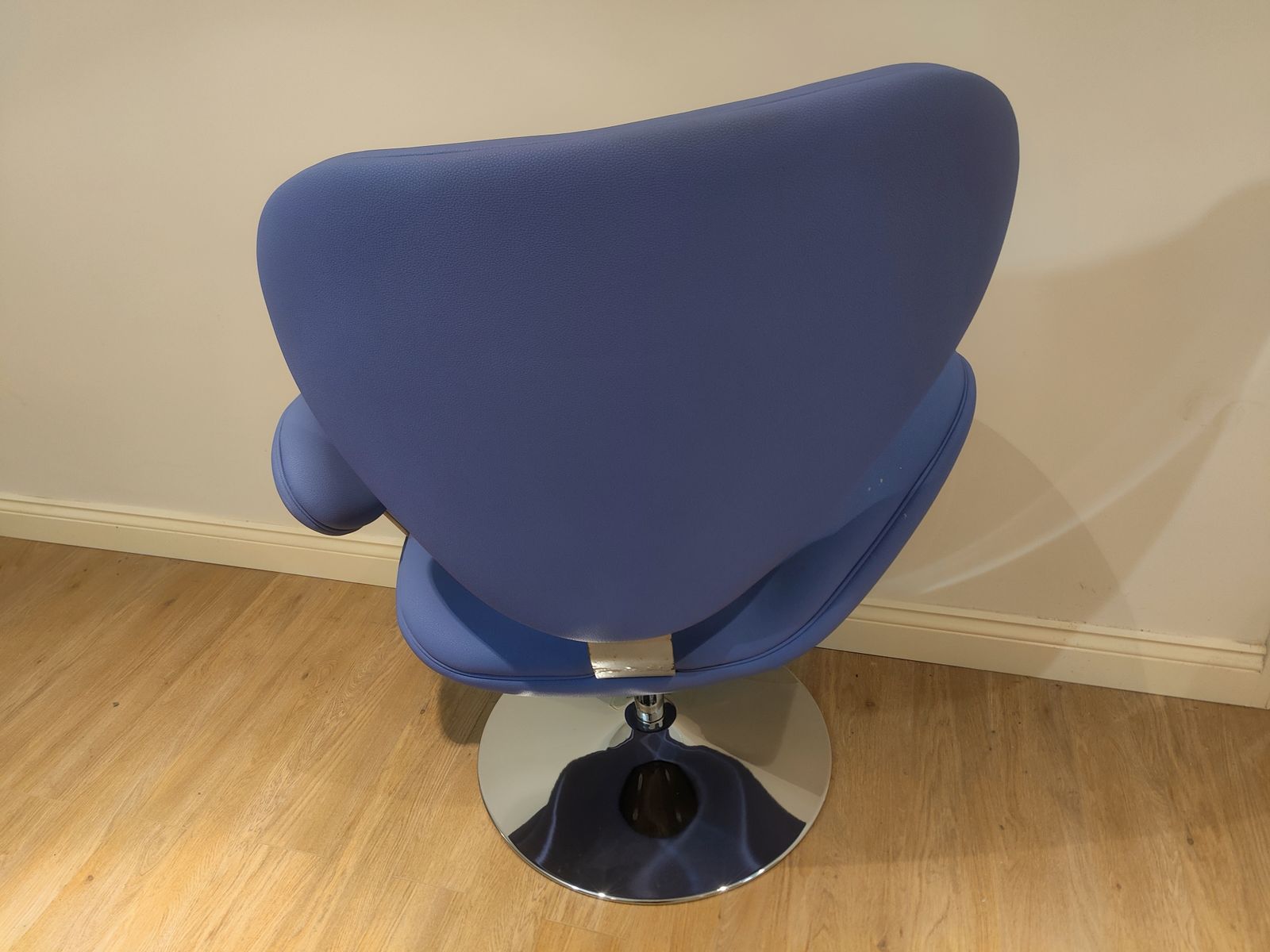 Arne Jacobsen Style Egg Chair   Mcdonalds Cornflower Blue photo for sale