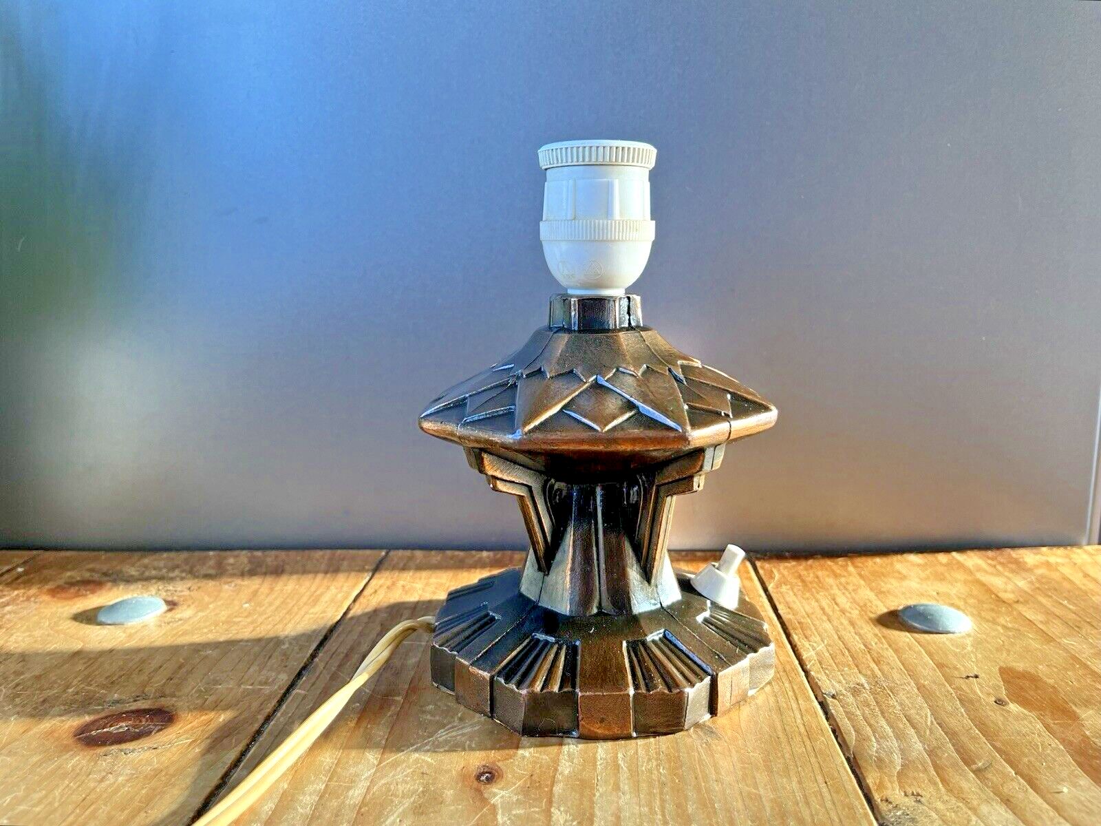 photo vinterior Superb 20s French Art Deco Geometric Copper Tone Metal Lamp Base Interior Design