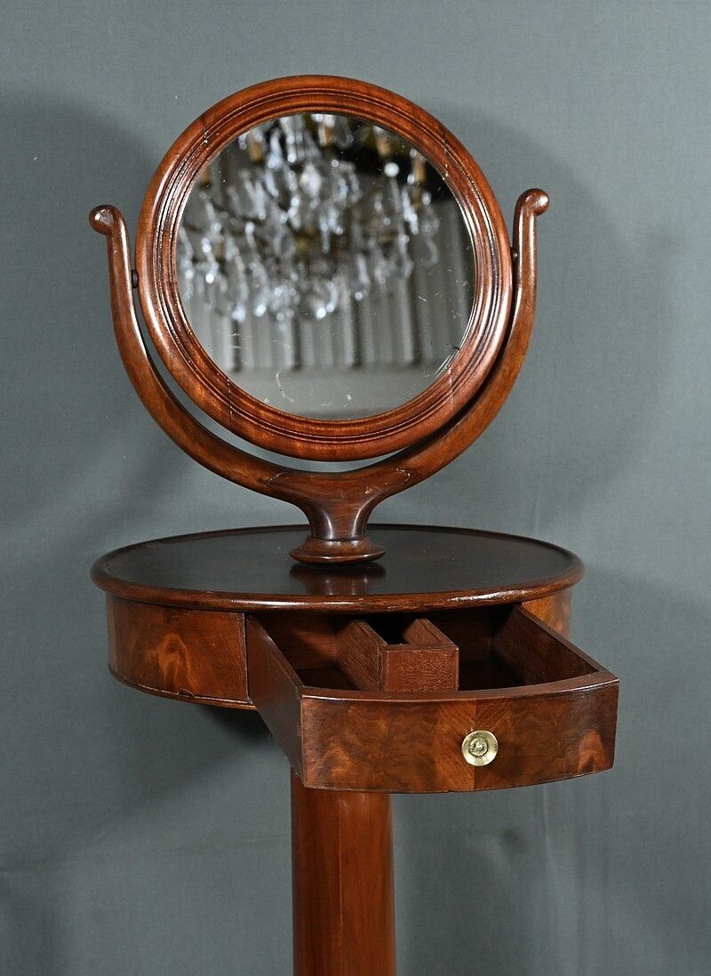 photo vintage Solid Mahogany Barber Shop, Restoration Period – Early 19th Century