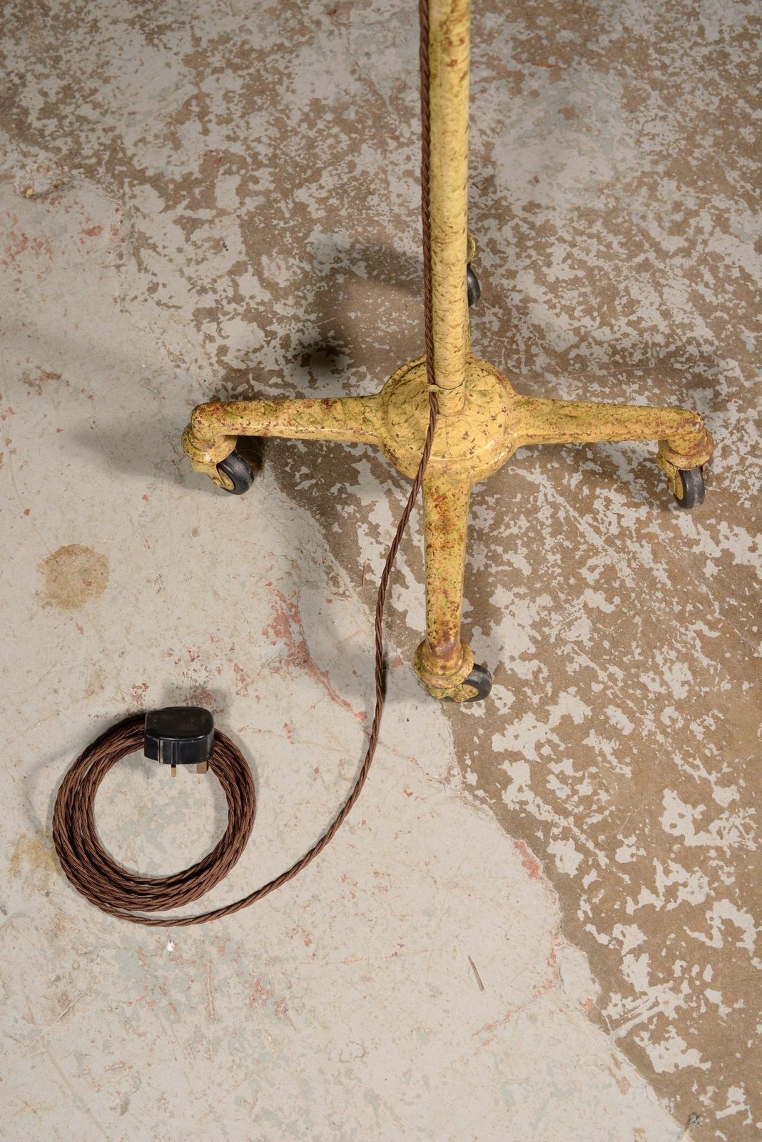 photo vinterior A Herbert Terry 1209 Anglepoise Trolley Floor Lamp In Original Scumble Paint   C.1935