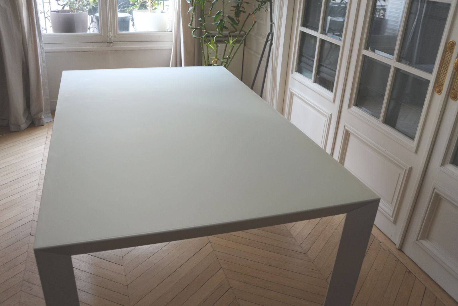 Grande table à manger italienne extensible (260 cm), modèle Nori par Bartoli Design pour Kristalia. photo Mobilier