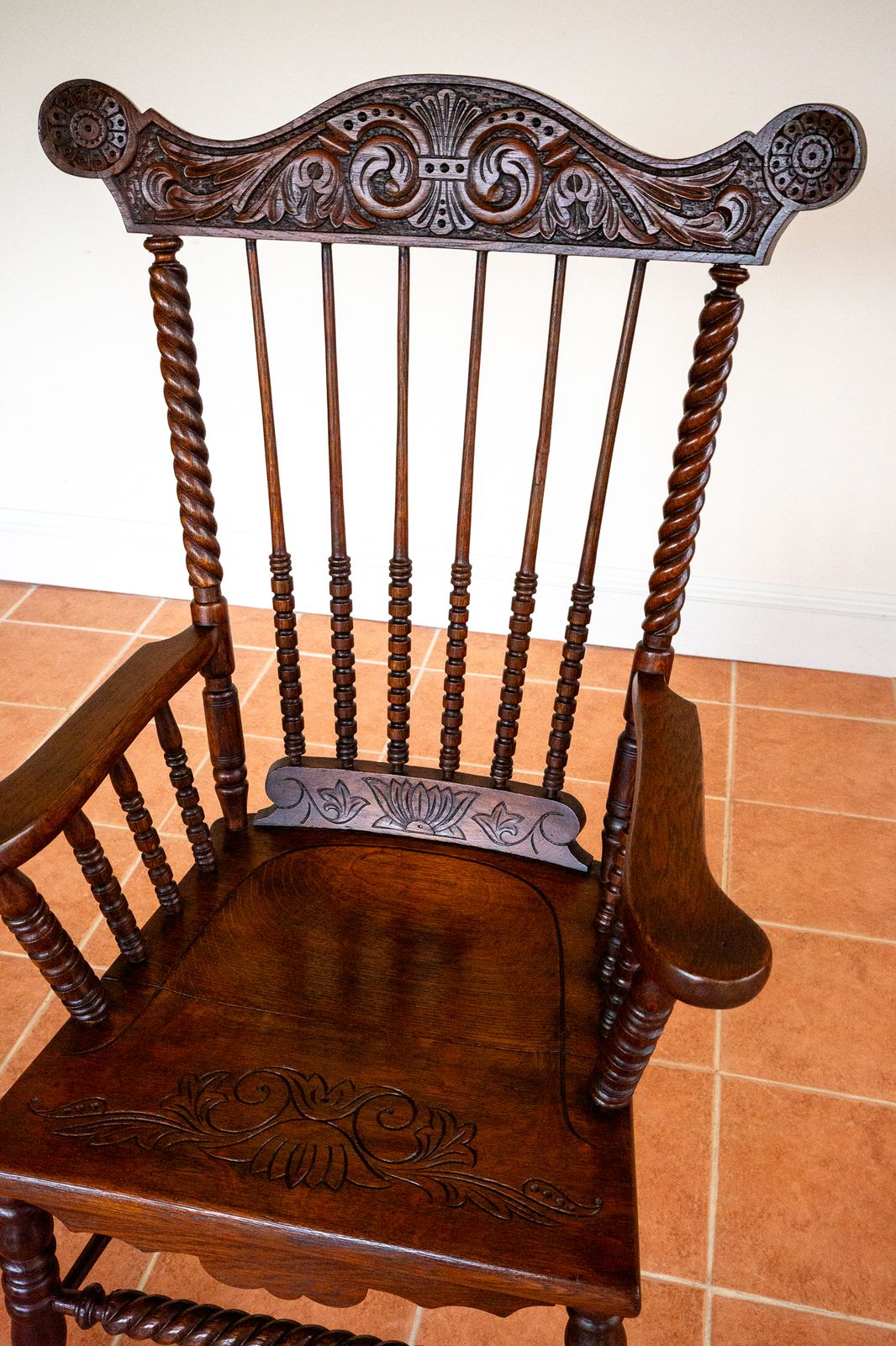 Impressive Antique Oak Windsor Chair Country House Statement Fan Back Fireside Grandfather Armchair Ornate Decorative Carver Hall Throne Chair photo 1750.0